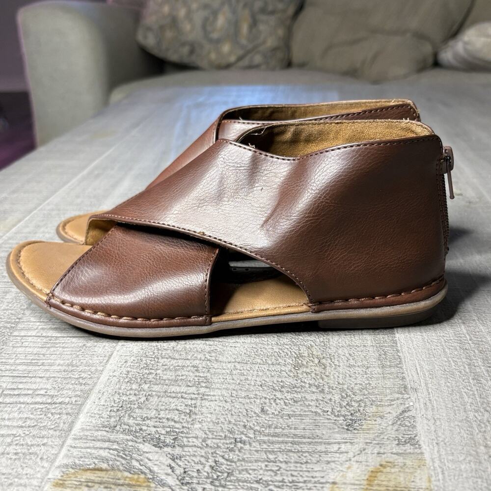 B.O.C. Woman’s Sandals Bria Leather Flat Back Zip Open Toe Brown Size 7M